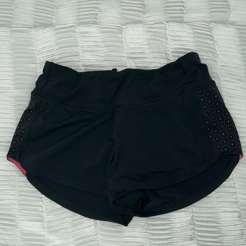 Lululemon’ Colour Me Quick Mid-Rise Short 3” Size 6